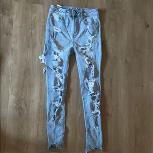 AE Super High Rise Strech Ripped Jeans
